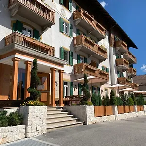 Serena Cortina Hotel